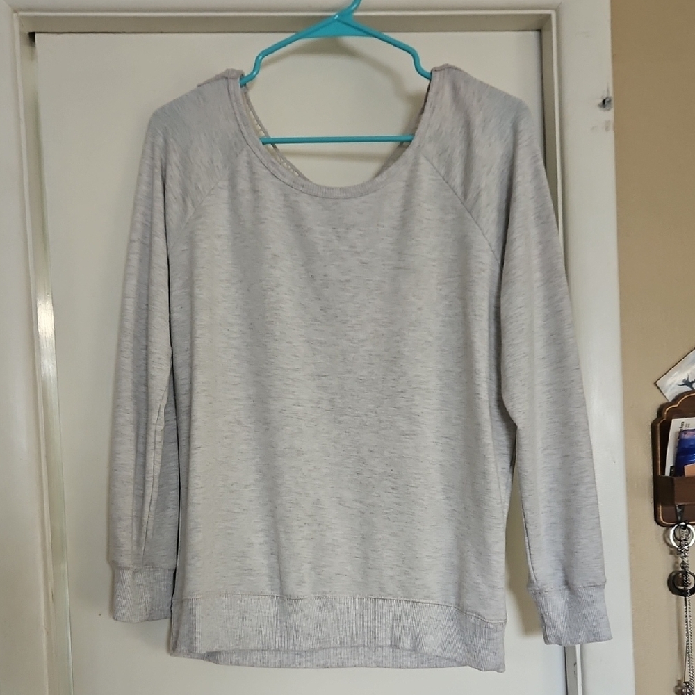 Stylish Women's Sweater Collection - Picture 6 of 11